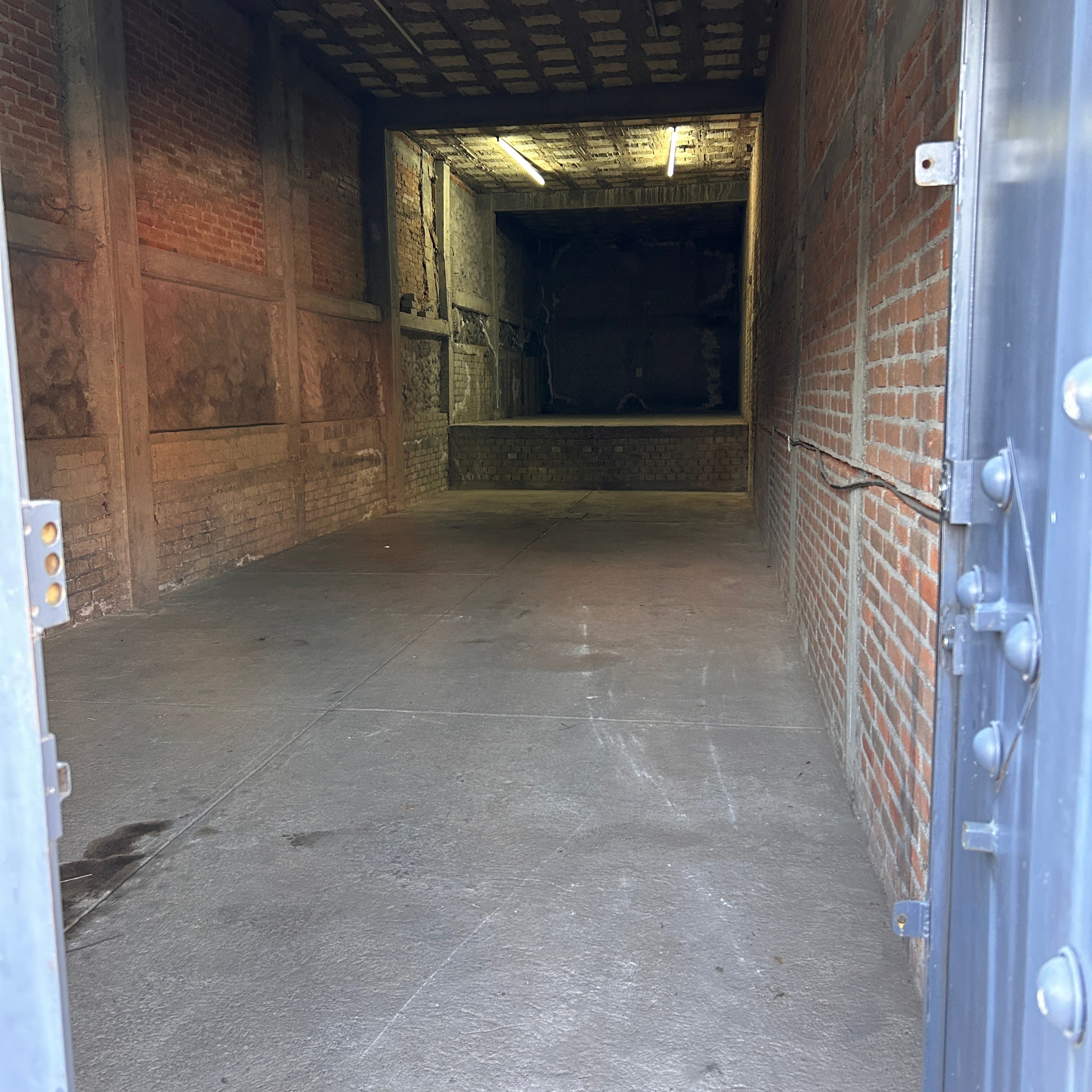 BODEGA EN ZINAPÉCUARO • A 200 METROS DE CARRETERA FEDERAL