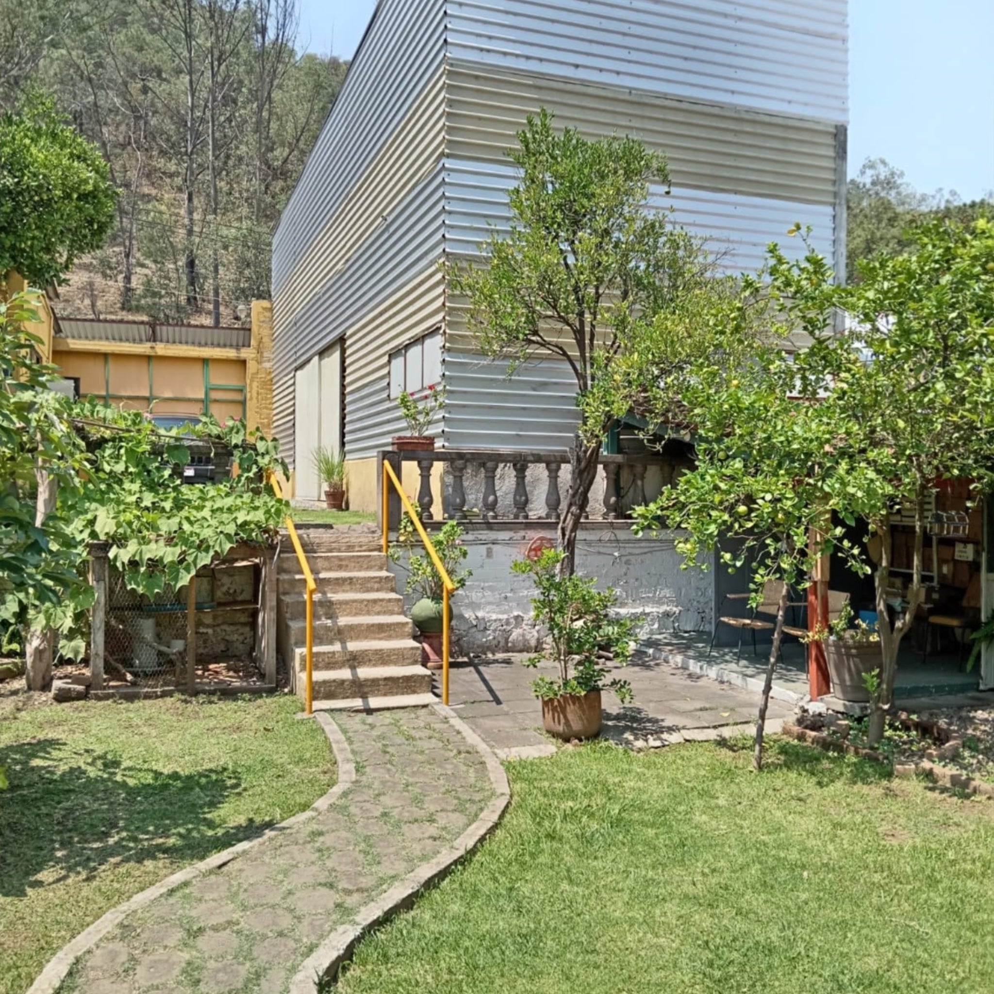 INMUEBLE EN LIBRAMIENTO SUR ZINAPÉCUARO MICHOACÁN