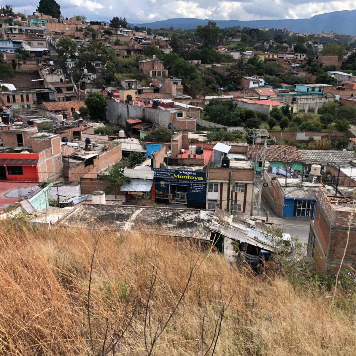 TERRENO EN AVENIDA PRINCIPAL DE ZINAPÉCUARO, SALIDA ACÁMBARO 
