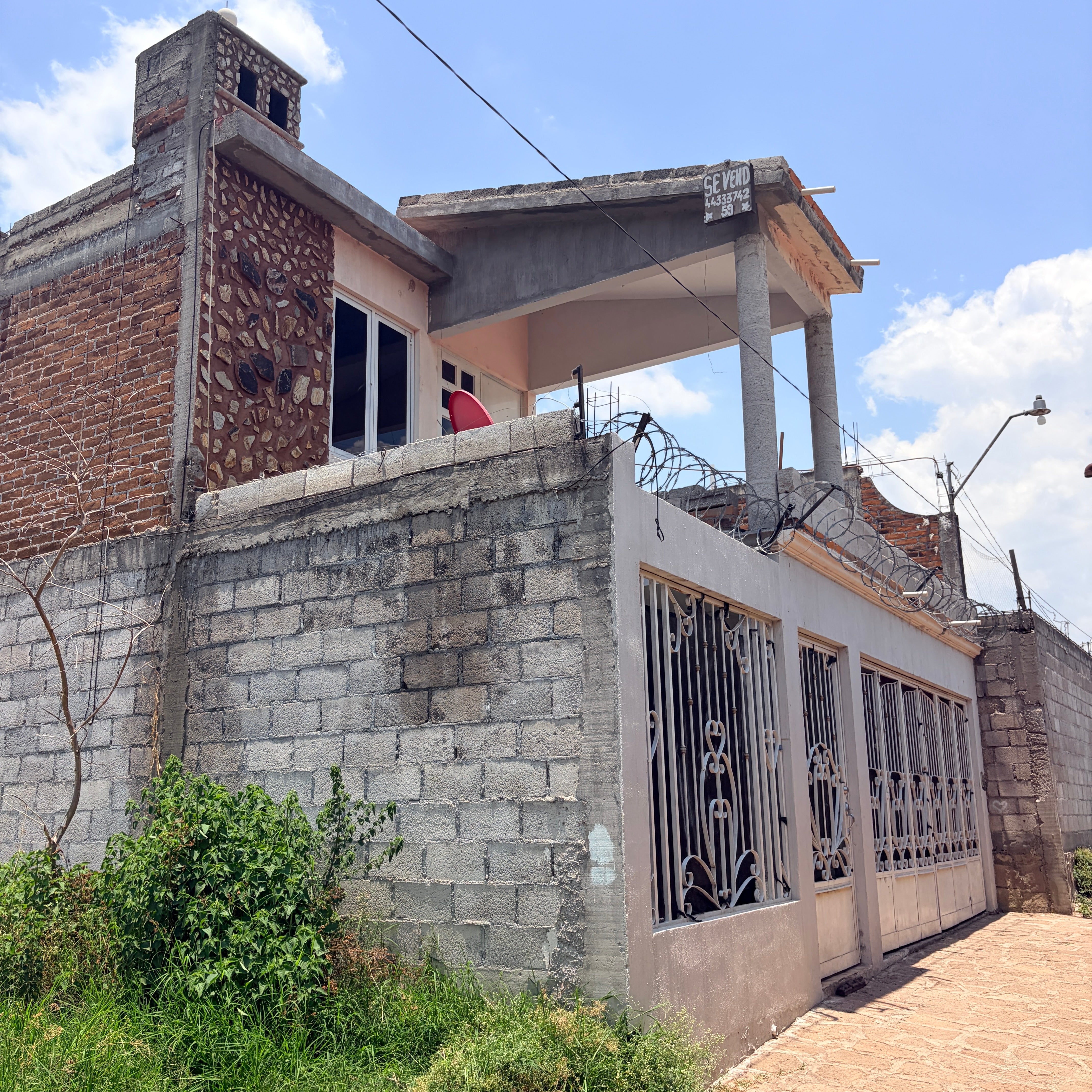 CASA EN ZINAPÉCUARO COL. LÁZARO CÁRDENAS