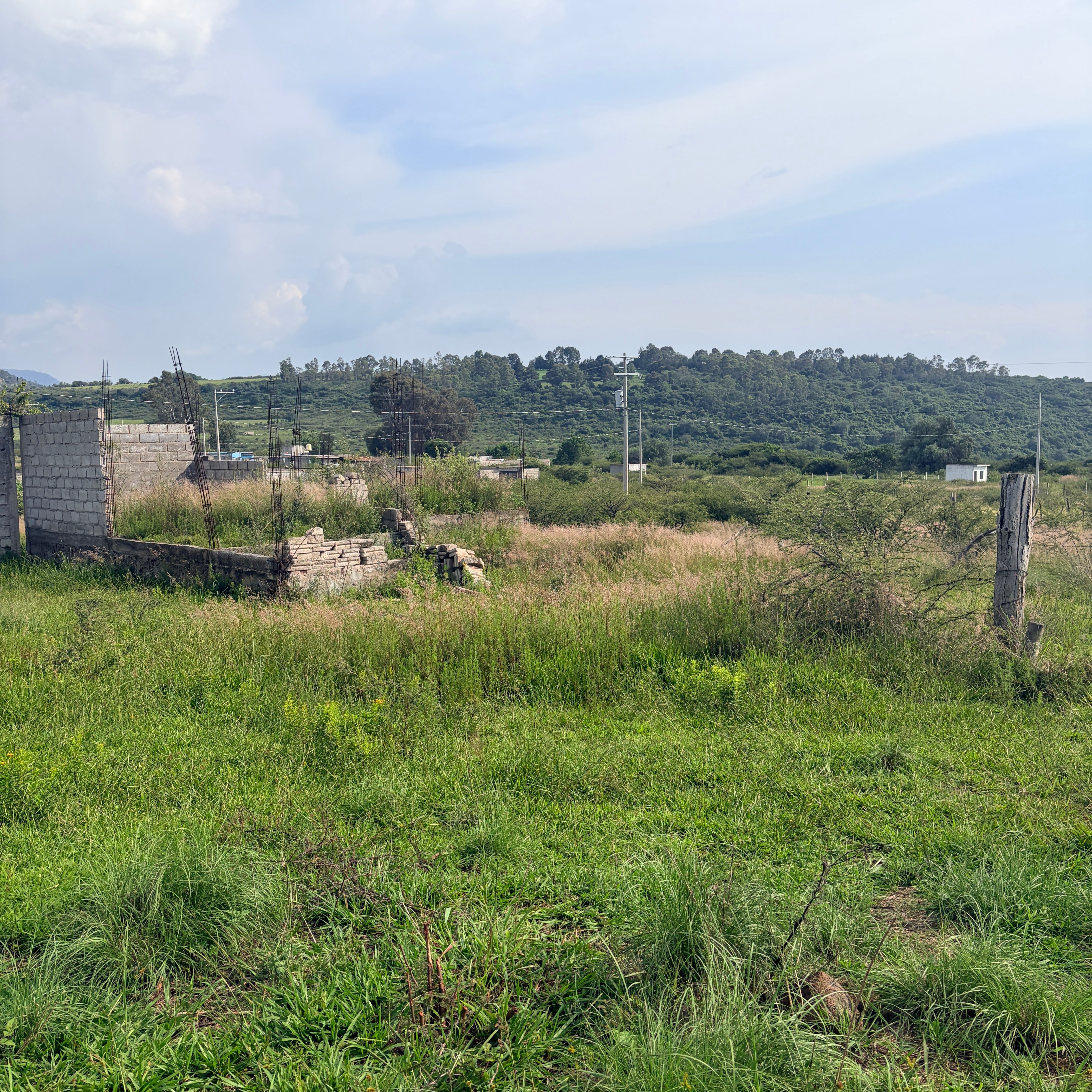 TERRENO EN COLONIA LOS GIGANTES • ZINAPÉCUARO MICHOACÁN