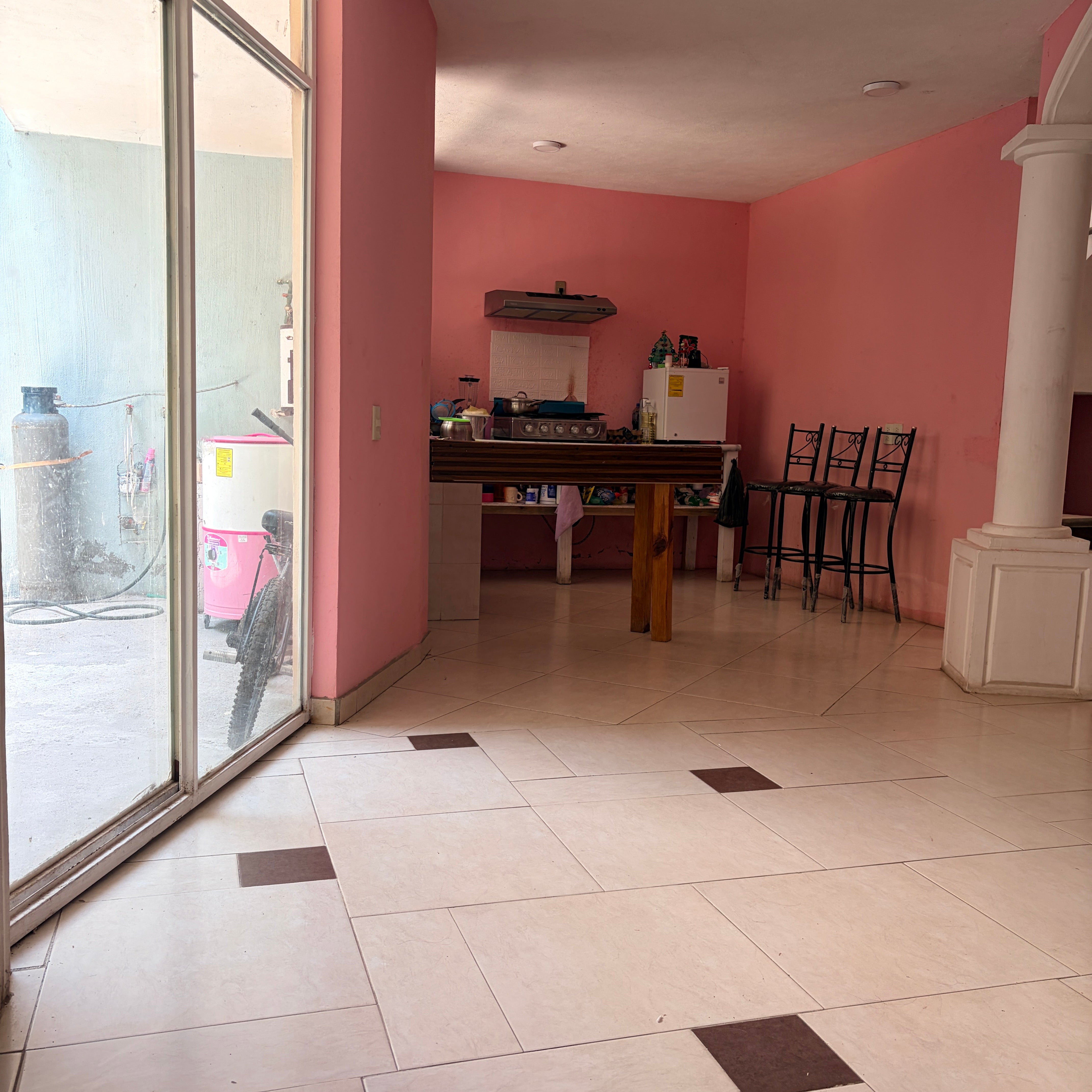 CASA EN ZINAPÉCUARO COL. LÁZARO CÁRDENAS