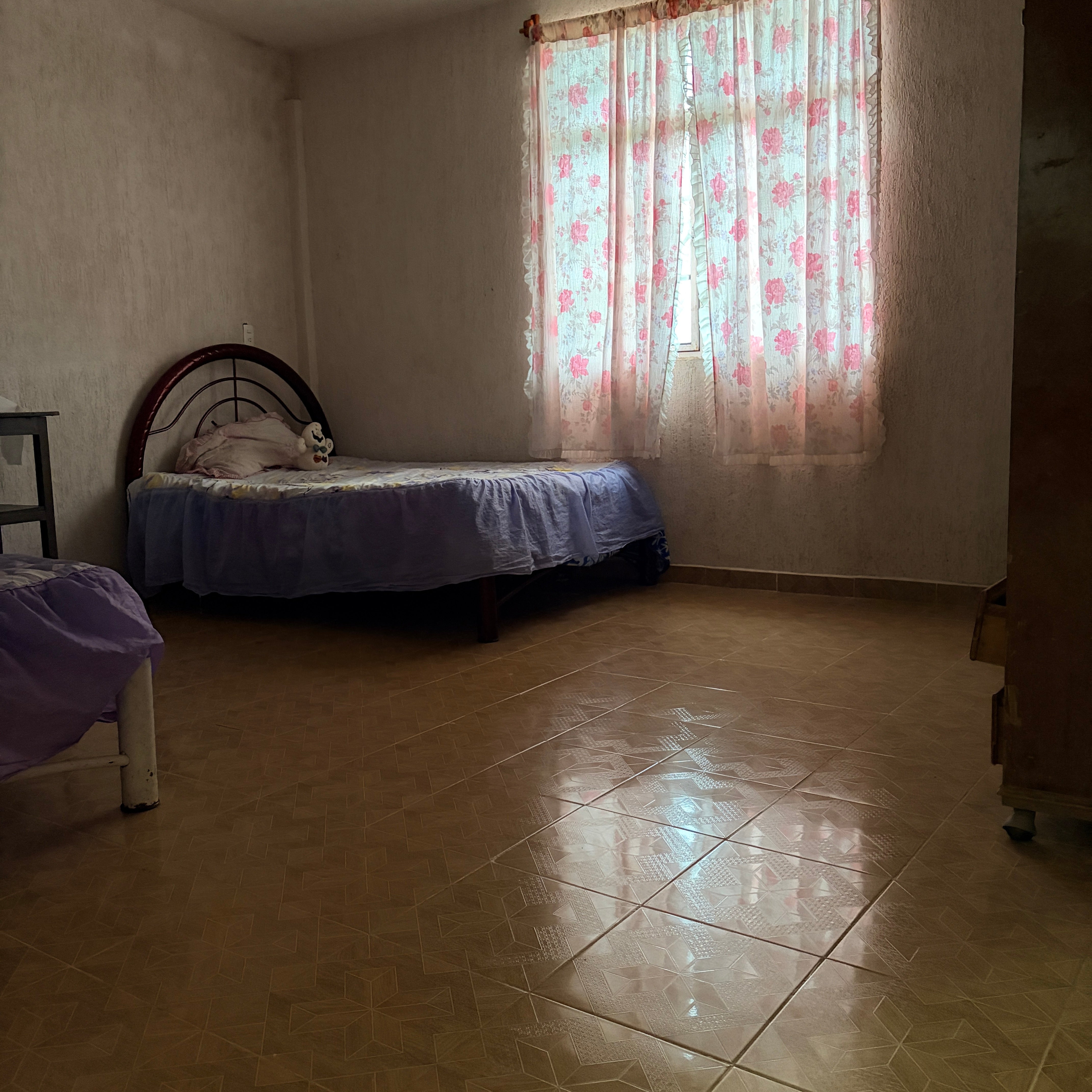 CASA EN COLONIA EMILIANO ZAPATA • ZINAPÉCUARO MICHOACÁN