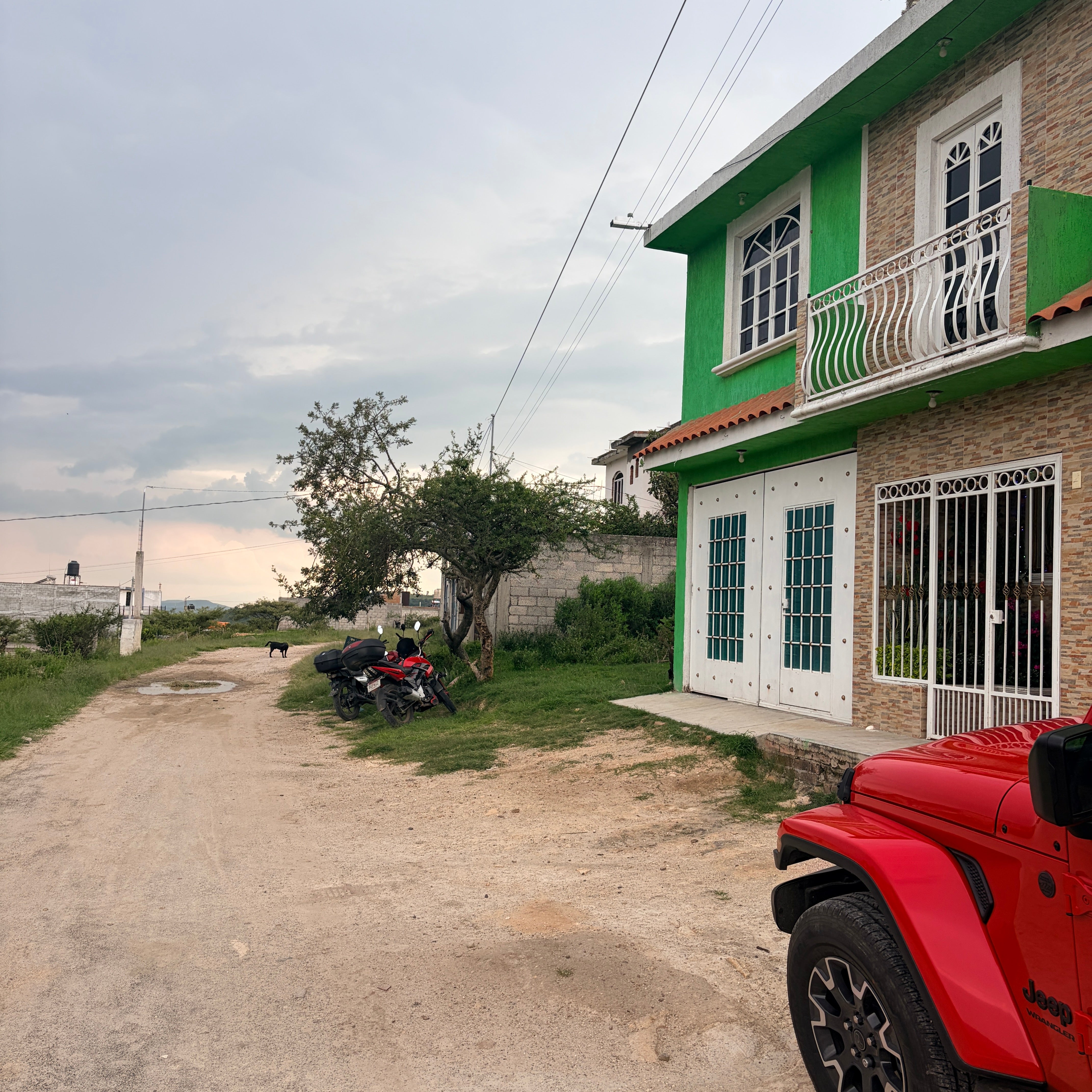 CASA EN COLONIA EMILIANO ZAPATA • ZINAPÉCUARO MICHOACÁN