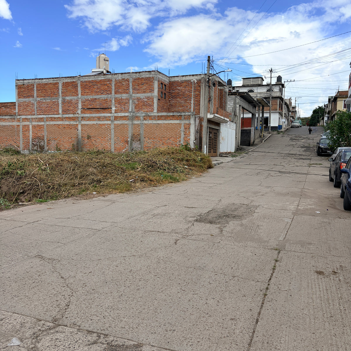 TERRENO A 3 CUADRAS DEL CENTRO DE ZINAPÉCUARO