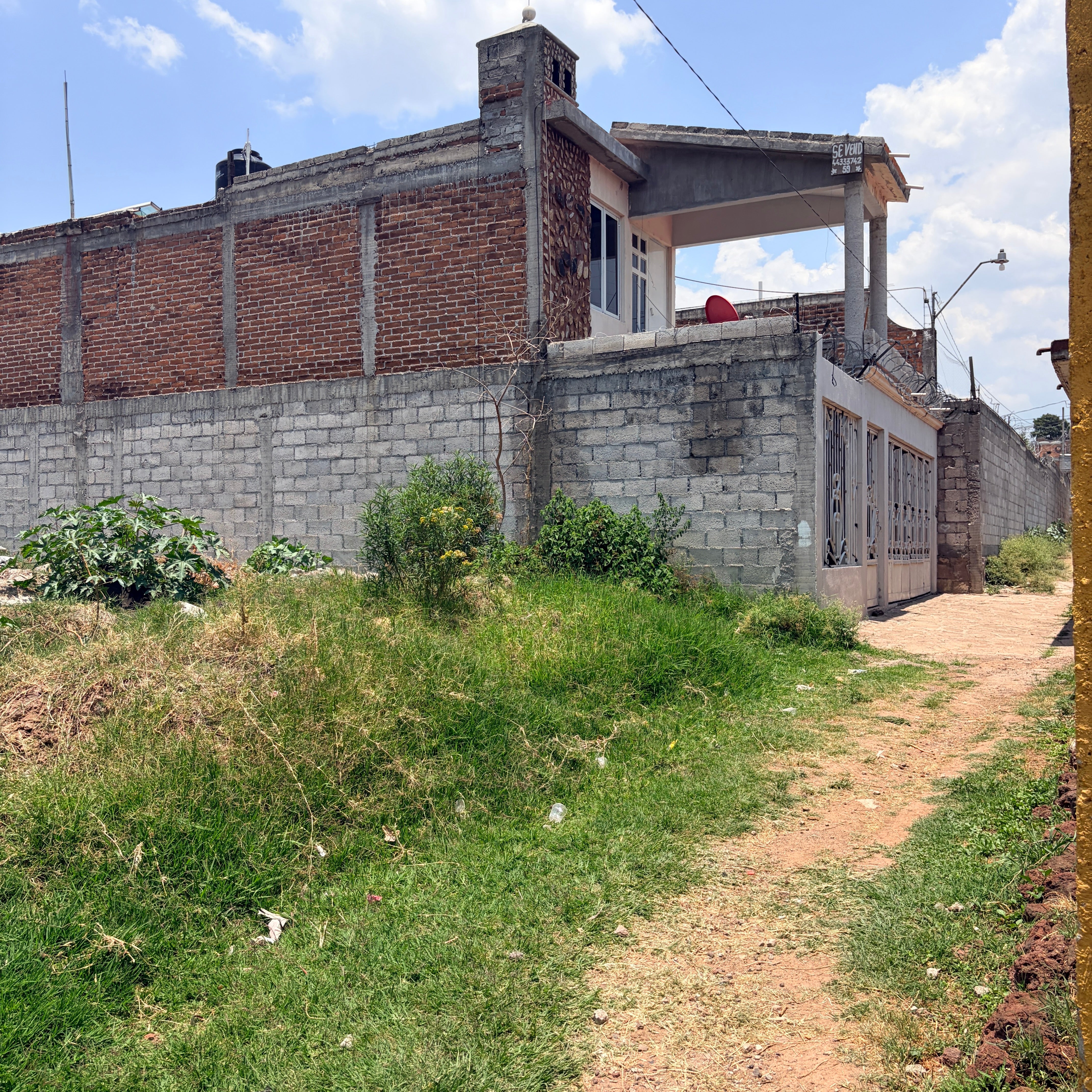 CASA EN ZINAPÉCUARO COL. LÁZARO CÁRDENAS