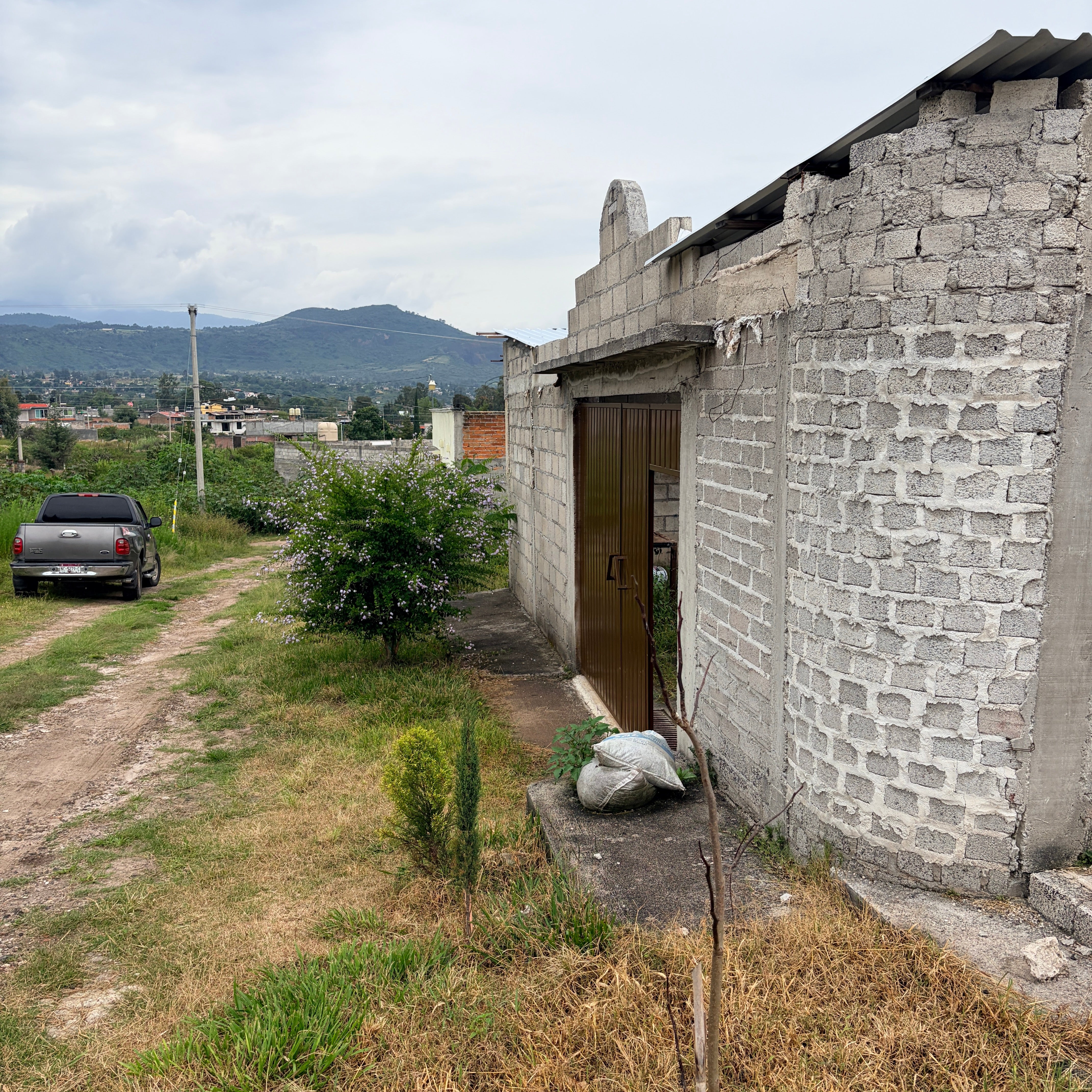 TERRENO BARDEADO EN COLONIA LOS PINO • ZINAPÉCUARO MICHOACÁN
