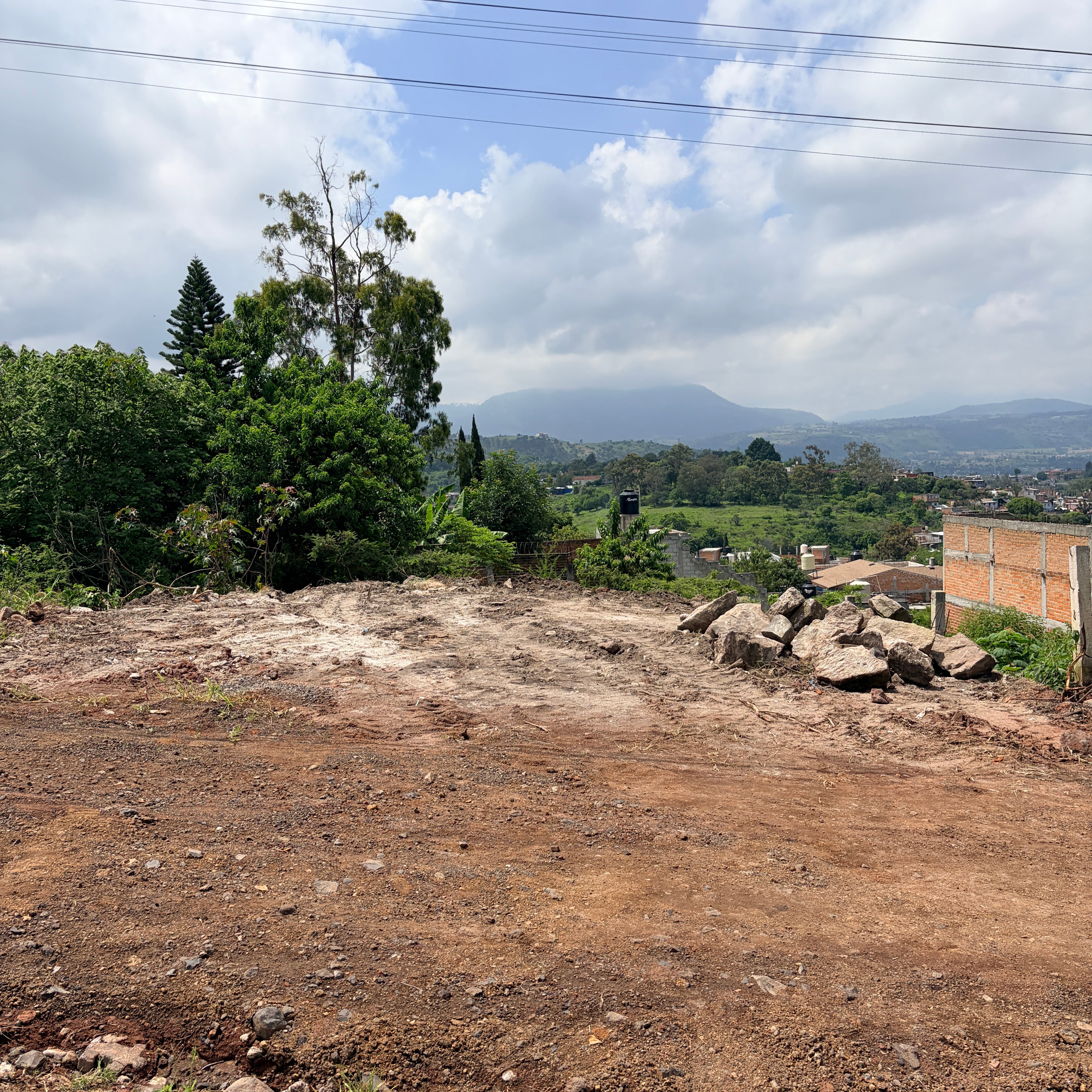 TERRENO EN TIERRAS COLORADAS • ZINAPÉCUARO MICHOACÁN