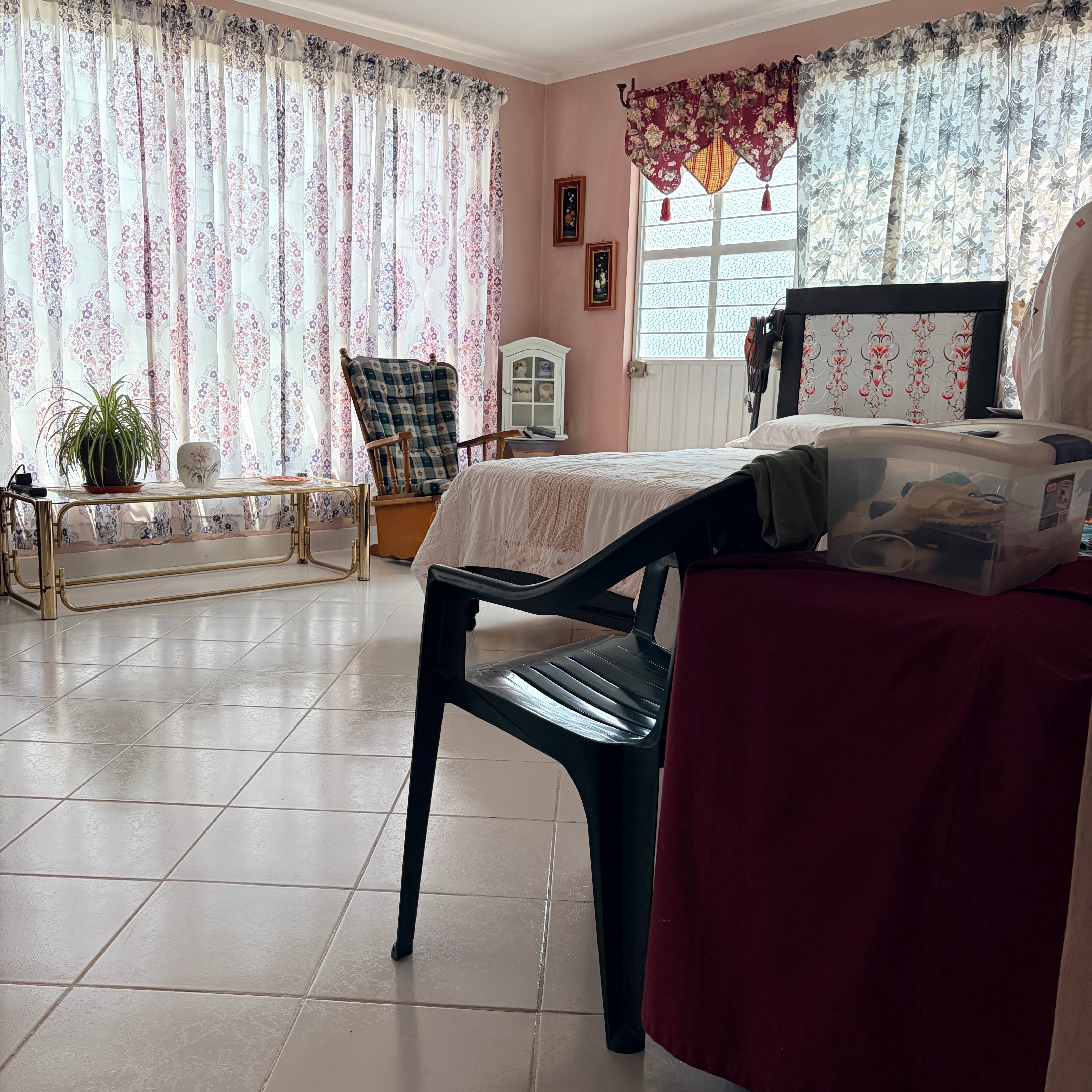 CASA A PIE DE CARRETERA FEDERAL • EN LA YEGÜERÍA•  ZINAPÉCUARO MICHOACÁN