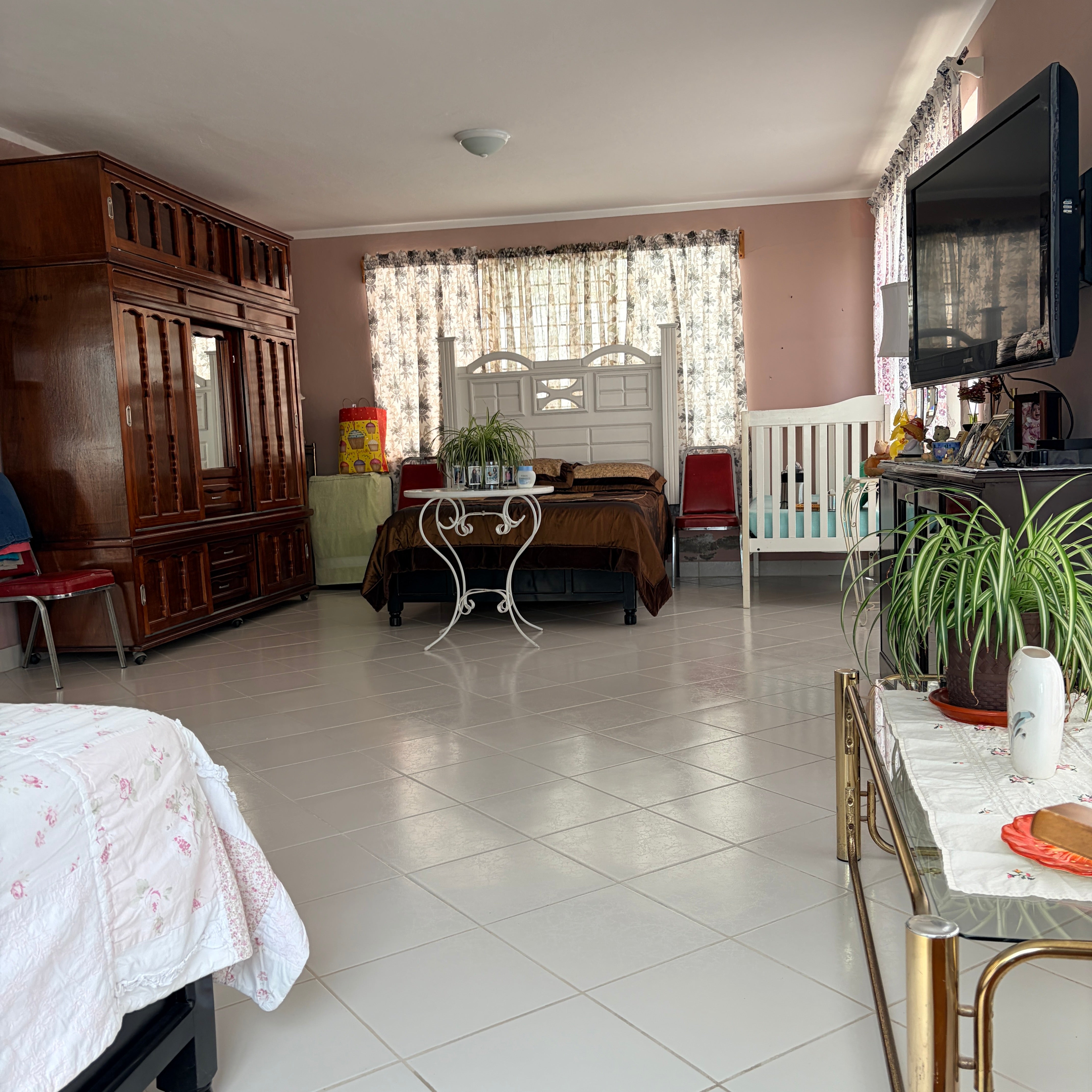 CASA A PIE DE CARRETERA FEDERAL • EN LA YEGÜERÍA•  ZINAPÉCUARO MICHOACÁN
